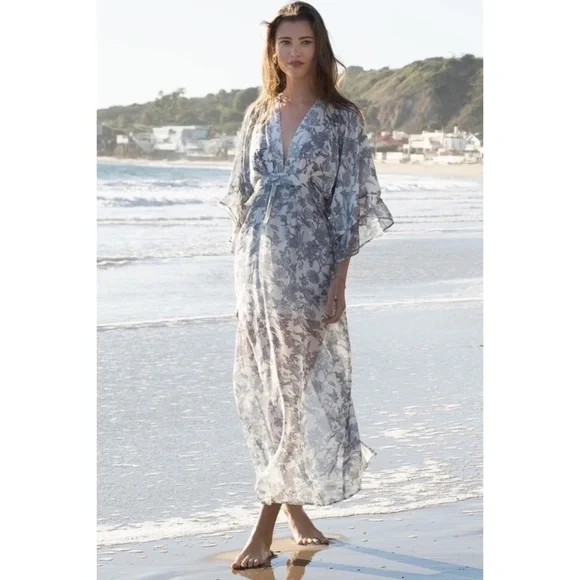 POL Gray Floral Print Plunge Neck Kimono Maxi Dress